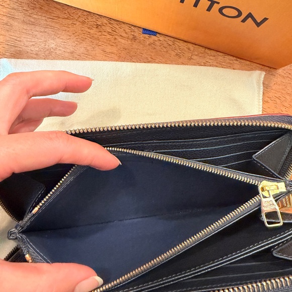Louis Vuitton Zippy Wallet – Navy Blue Empreinte Leather (Full Set) - Picture 6 of 9
